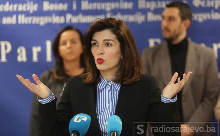 Sabina Ćudić: Čudi me da Novalić nije bio u Vučićevom predizbornom spotu